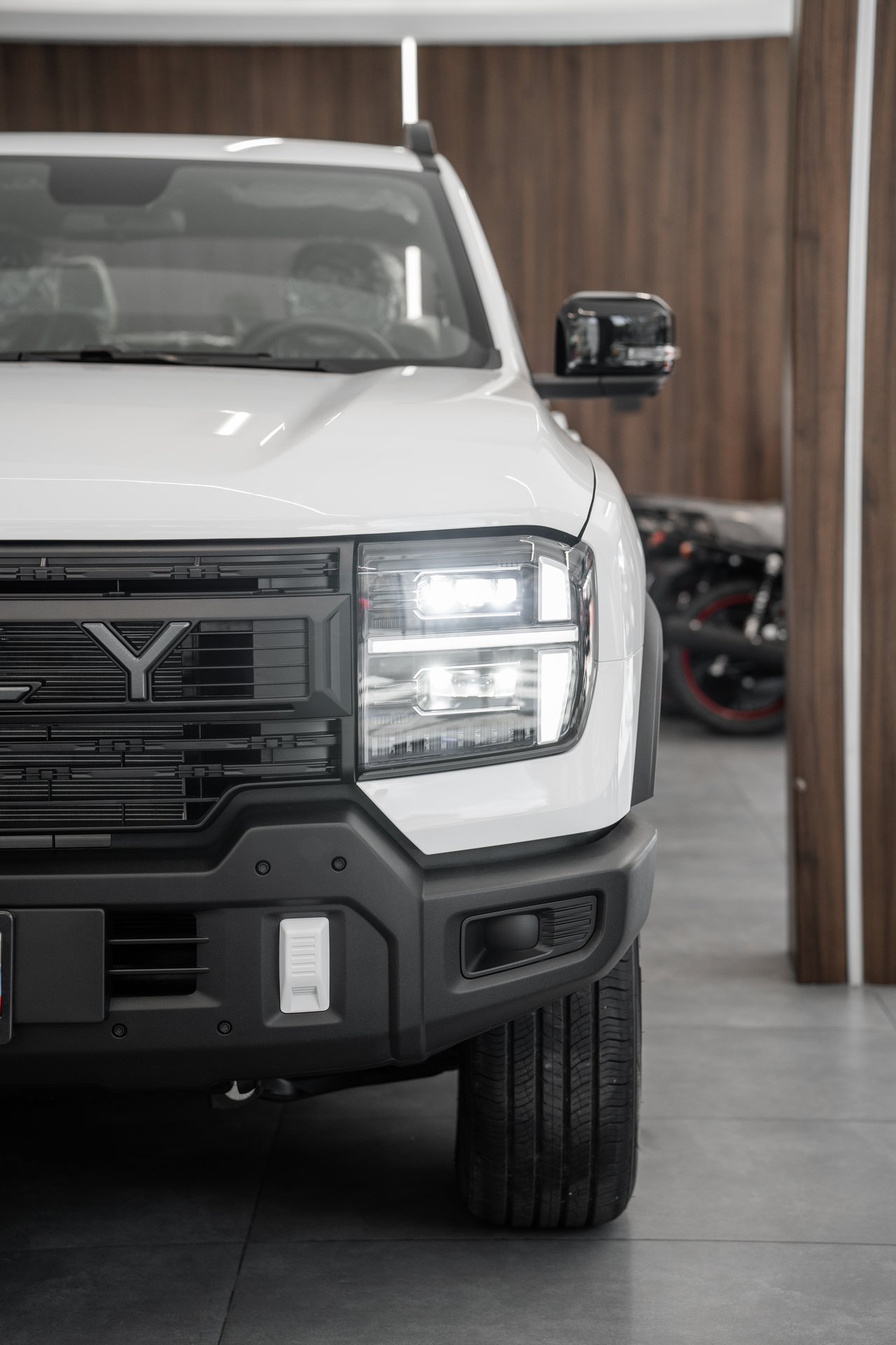 Rely R8 Blanca Exterior Frontal