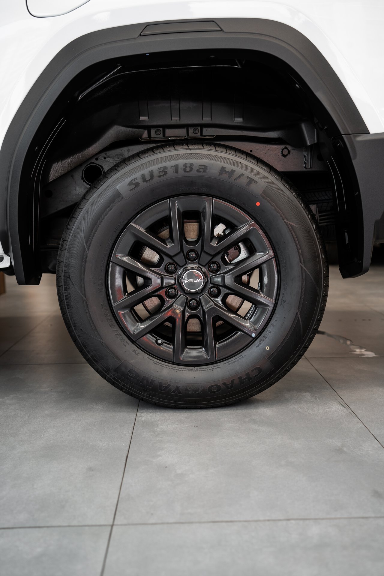 Rely R8 Blanca Frontal Showroom