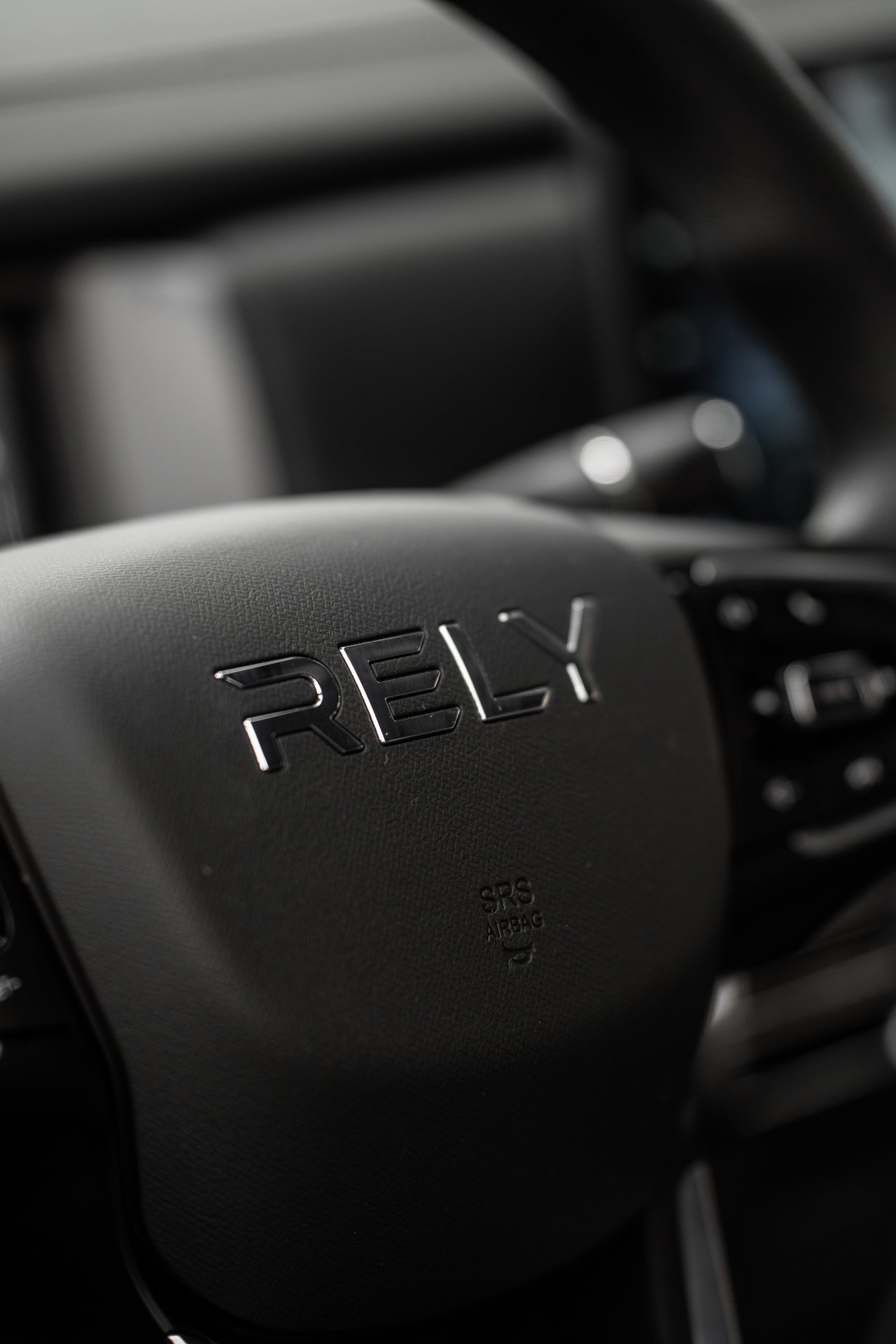 Rely R8 Blanca Volante Multifuncion