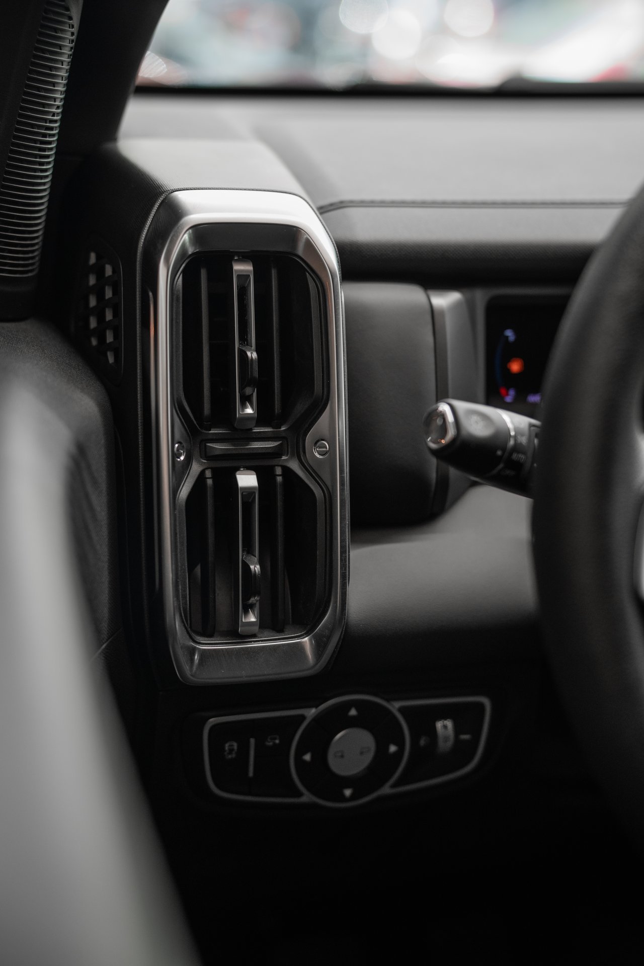 Rely R8 Naranja Volante Controles