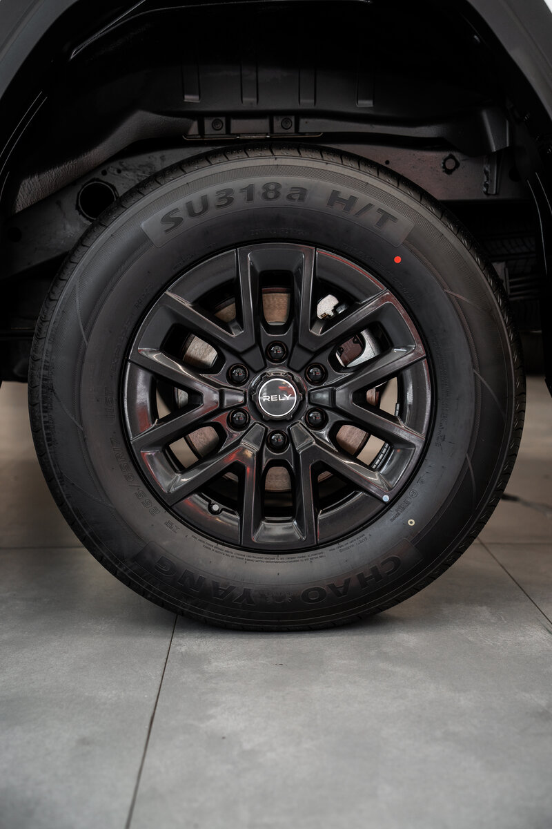 RELY R8 Blanca - Vista Lateral