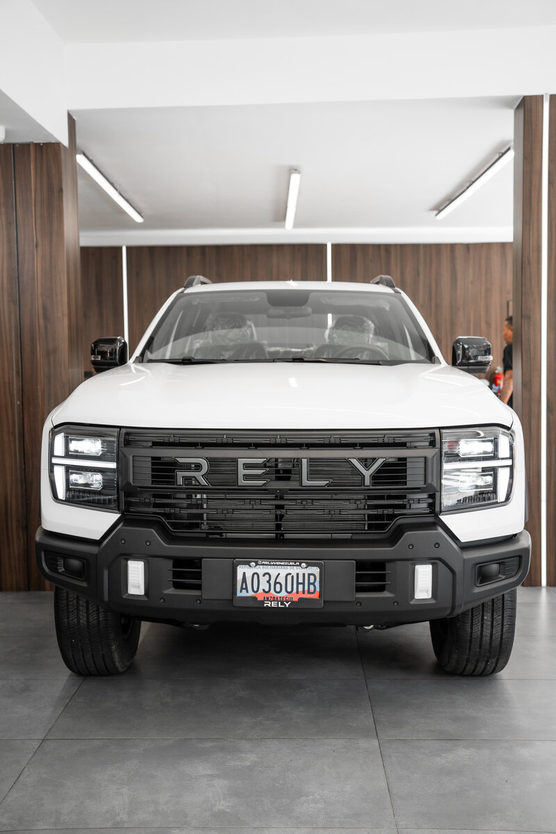 RELY R8 Confort blanca 04673 frontal faros led blanco perla - pickup 4x4 doble cabina en Venezuela RELY R8 Confort blanca 04673 frontal faros led blanco perla - pickup 4x4 doble cabina en Venezuela
