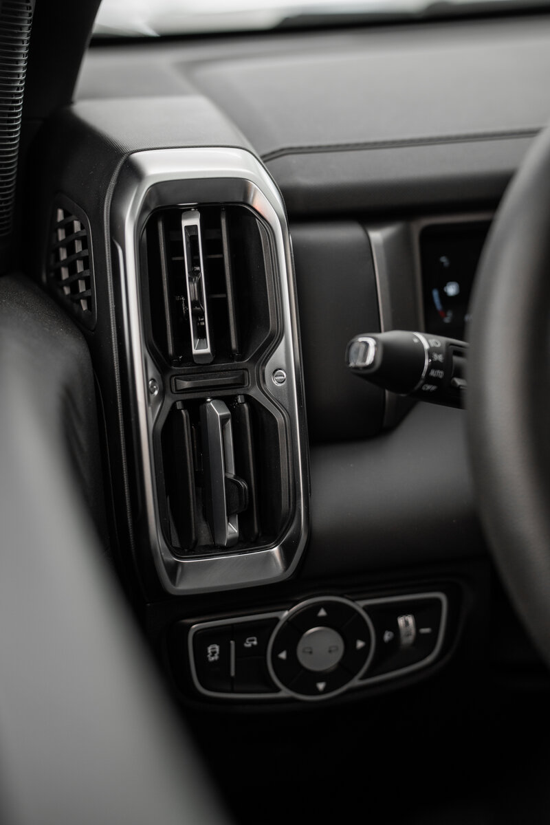 RELY R8 Confort blanca 04706 perfil lateral luxury outdoor - pickup 4x4 doble cabina en Venezuela RELY R8 Confort blanca 04706 perfil lateral luxury outdoor - pickup 4x4 doble cabina en Venezuela