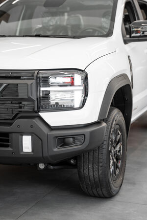 RELY R8 Confort blanca tres cuartos frontal 4x4 - pickup 4x4 doble cabina en Venezuela