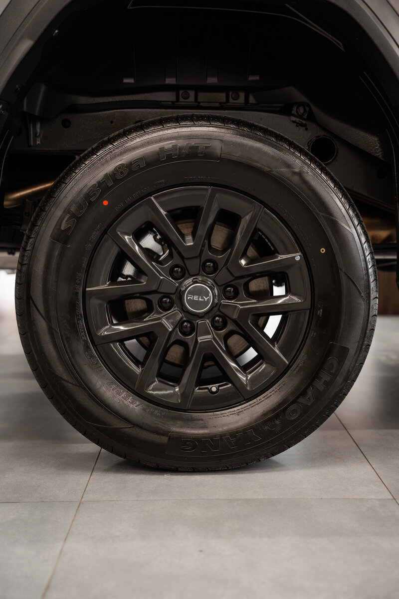 RELY R8 gris tres cuartos exterior pickup Venezuela 4x4 2026
