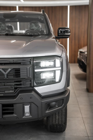 RELY R8 gris detalle faros led 4x4 - pickup 4x4 doble cabina en Venezuela