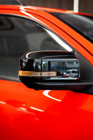 RELY R8 naranja detalle batea 4x4 - pickup 4x4 doble cabina en Venezuela