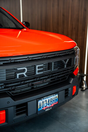 RELY R8 naranja frontal parrilla rely pickup 4x4 doble cabina - pickup 4x4 doble cabina en Venezuela
