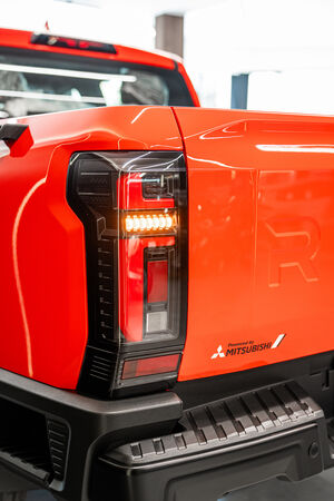 RELY R8 naranja interior asiento conductor 4x4 - pickup 4x4 doble cabina en Venezuela