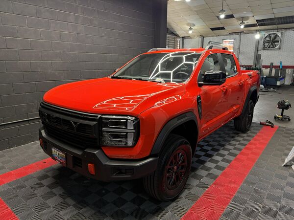 RELY R8 naranja WhatsApp_Image_2026 04 08_at_2 - pickup 4x4 doble cabina en Venezuela