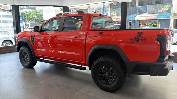 RELY R8 naranja WhatsApp_Image_2026 04 08_at_220754_2 - pickup 4x4 doble cabina en Venezuela