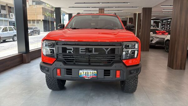 RELY R8 naranja interior asientos traseros 4x4 - pickup 4x4 doble cabina en Venezuela