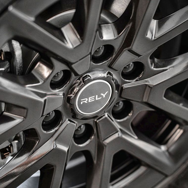 RELY R8 motor y detalles - Rin de aleación con centro RELY
