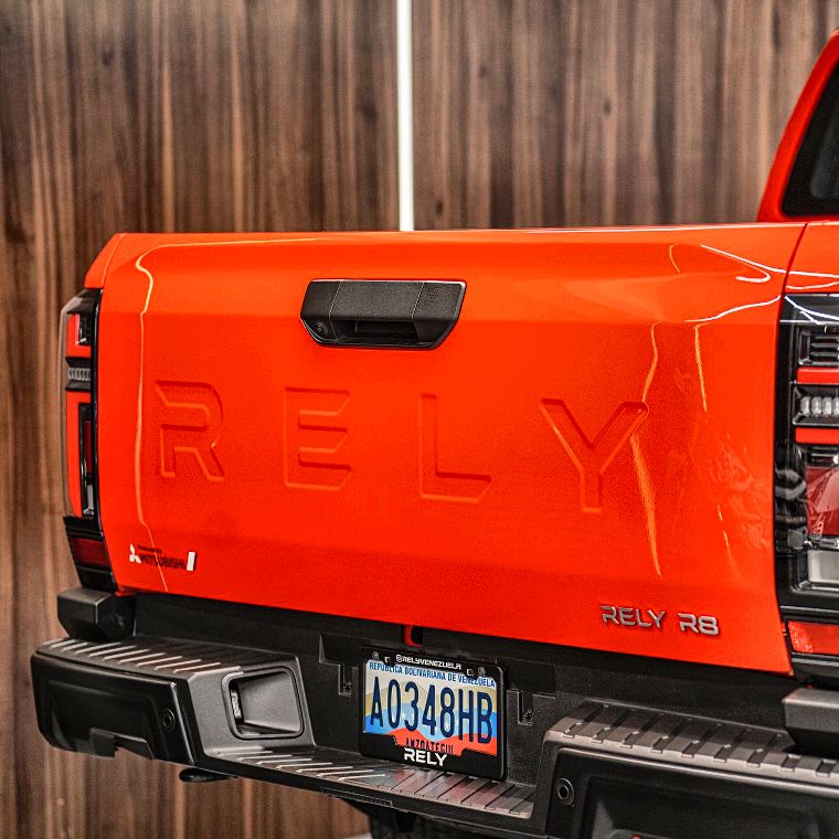 RELY R8 naranja - Compuerta trasera RELY