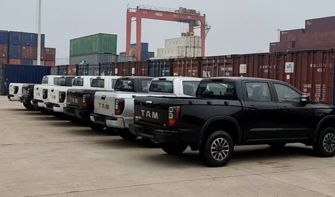 Lote de RELY R7 en puerto rumbo a Venezuela