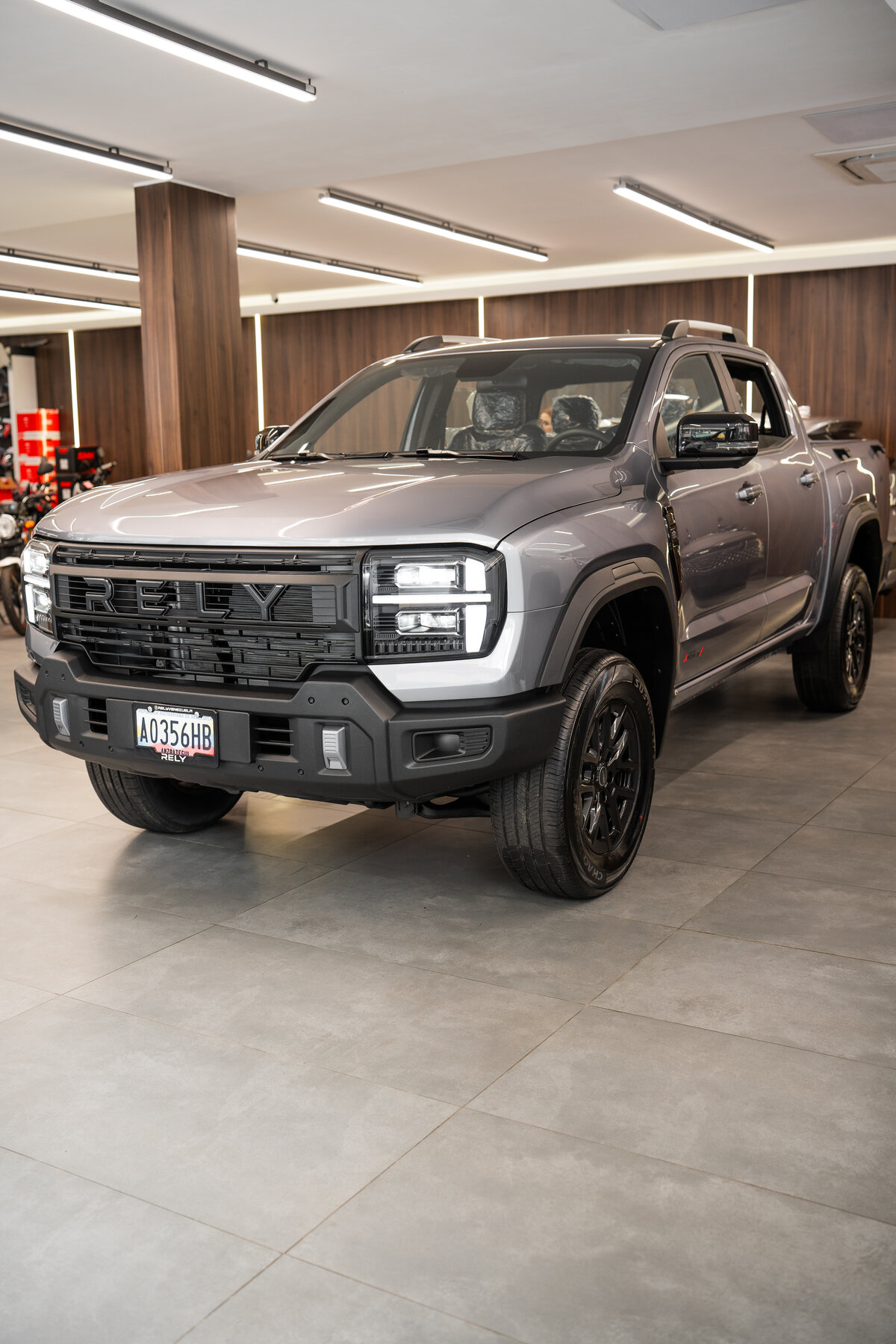 RELY R8 gris plata frente Venezuela 2026 pickup doble cabina premium