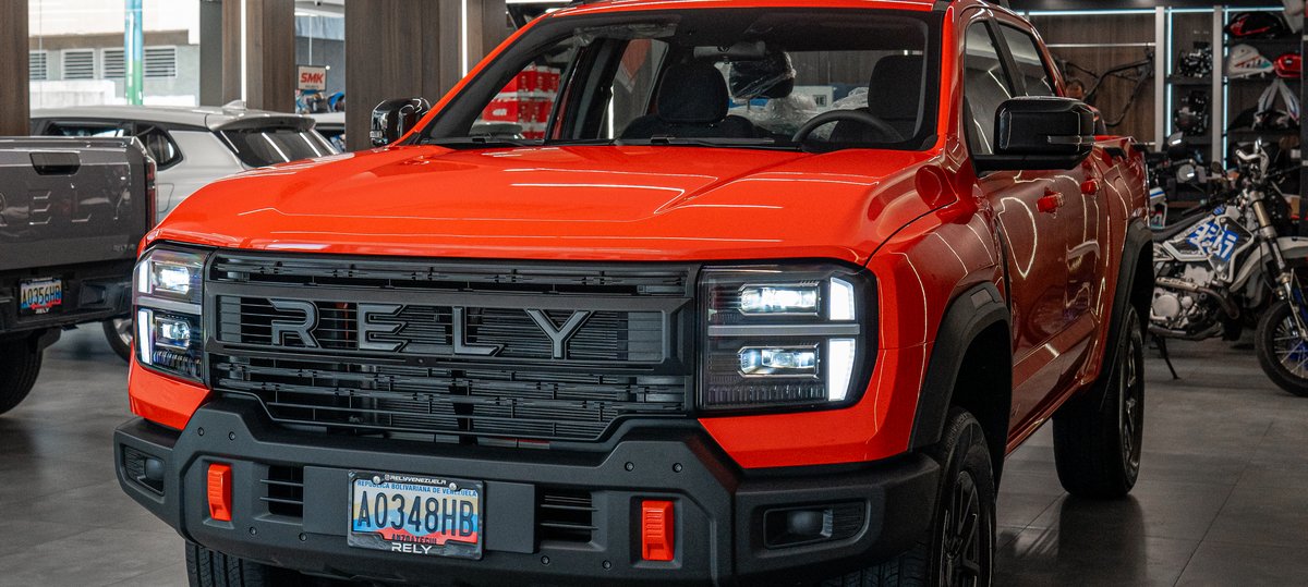 RELY R8 hero shot naranja camioneta pickup 4x4 Venezuela 2026 completa